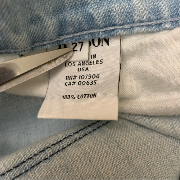 Hudson Jeans Distressed Light Wash High Waist - Picture 4 of 12